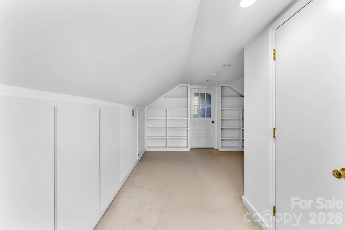Photo of 115 Riverside Court