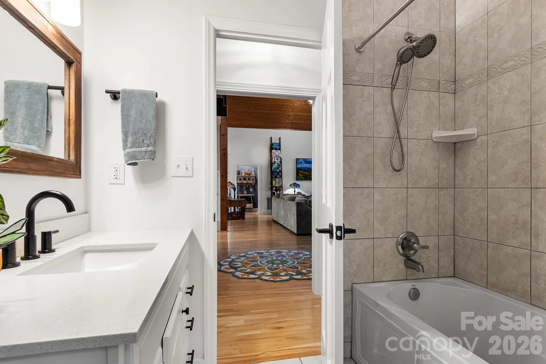 Photo of 613 Perry Road