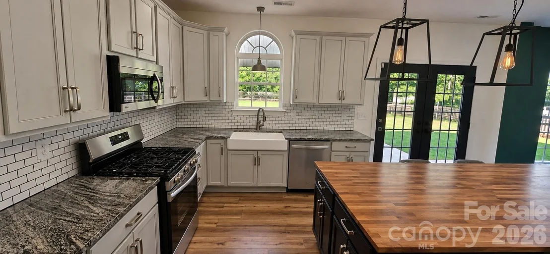 Photo of 4954 Riverview Drive