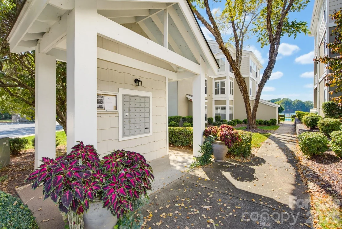 Photo of 1338 Torrence Circle