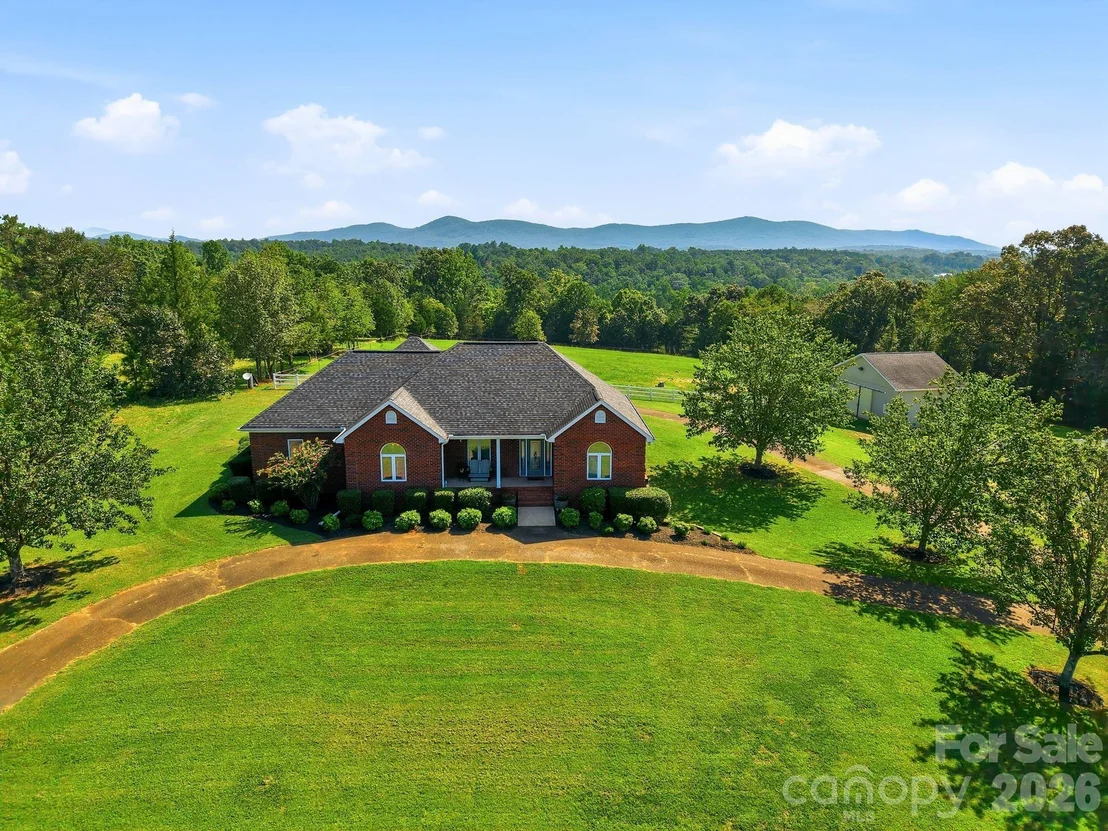 Photo of 2950 Pearidge Road