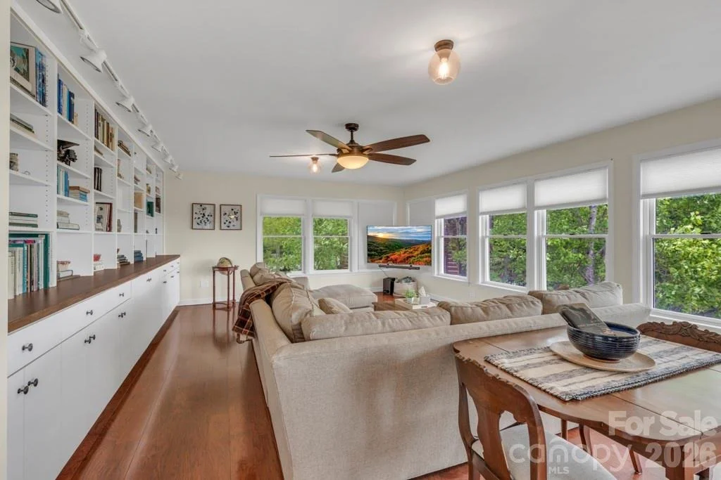 Photo of 784 Alpine Drive