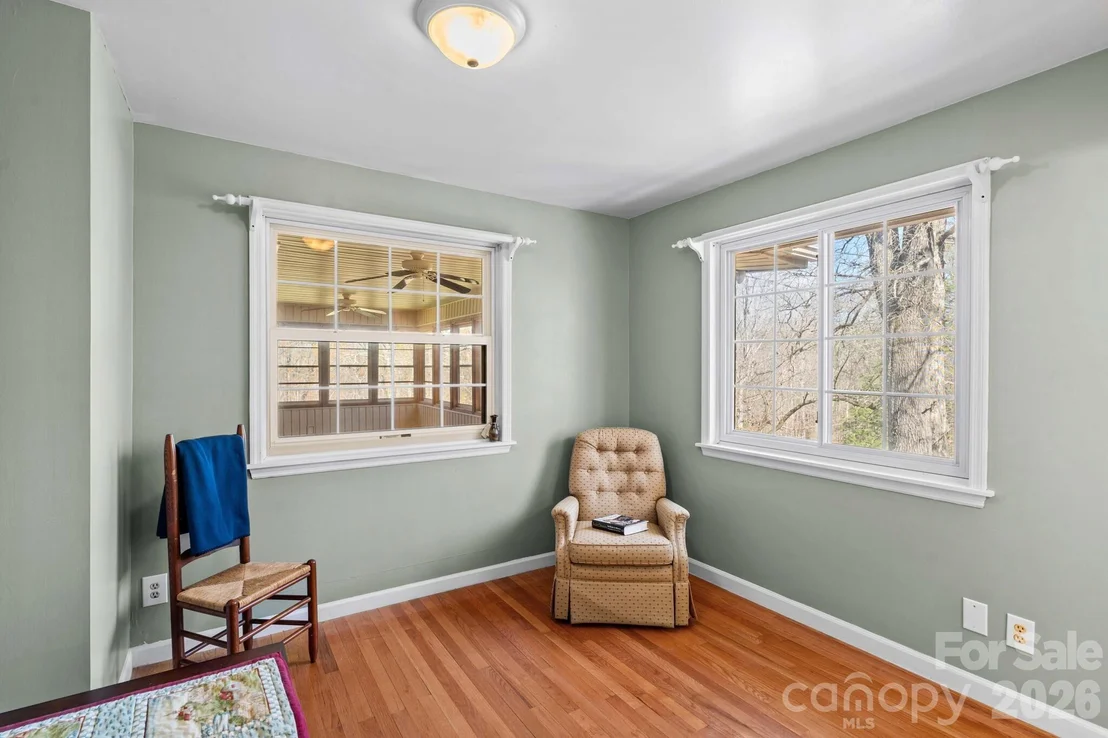 Photo of 5075 Lakeview Drive