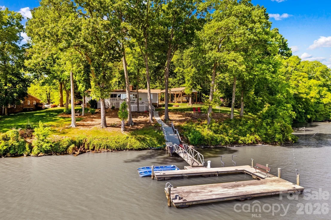 Photo of 395 Rendleman Drive