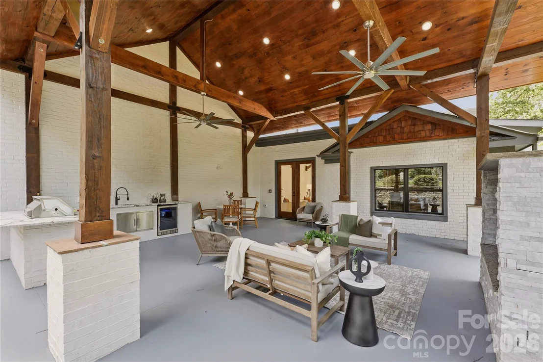 Photo of 2919 Colony Road