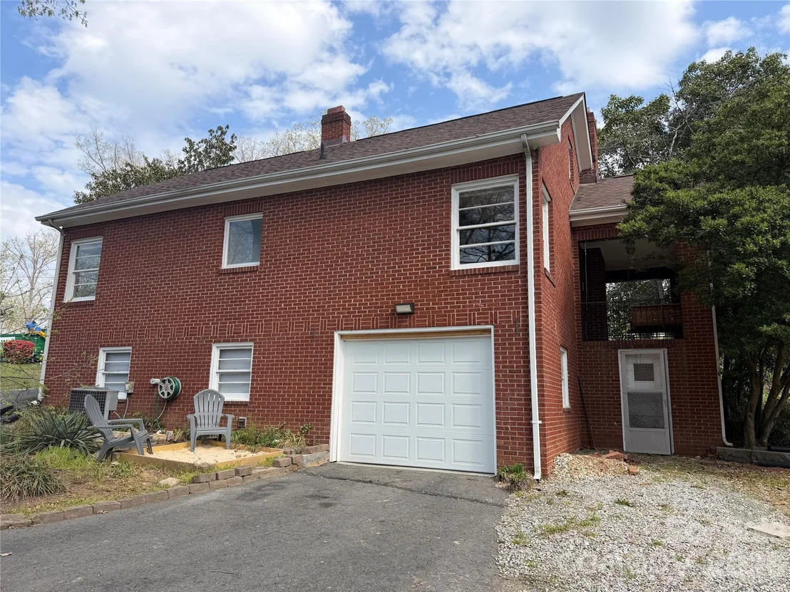 Photo of 1631 Maple Avenue