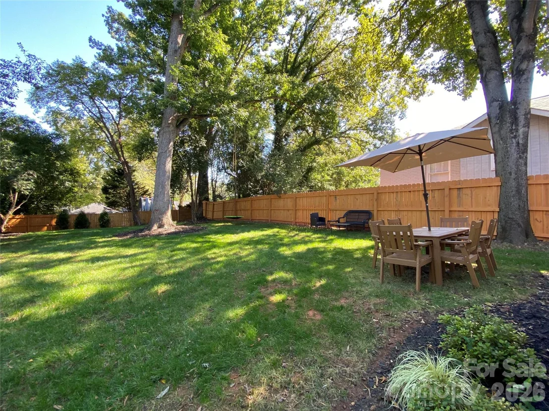 Photo of 2906 Rush Avenue