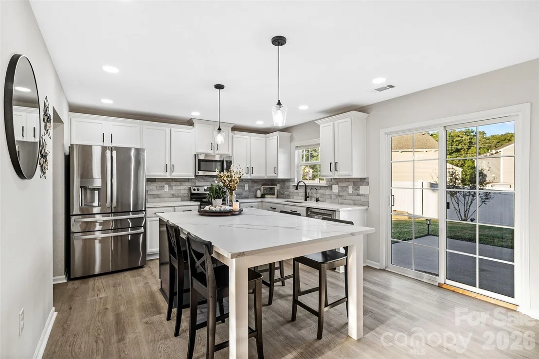 Photo of 407 Lind Point Lane