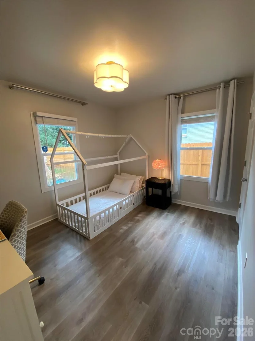 Photo of 2906 Rush Avenue