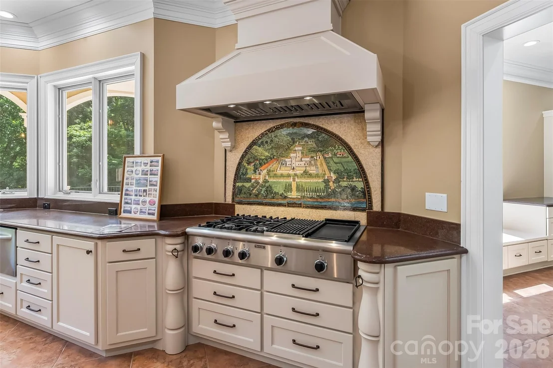 Photo of 1090 Pearidge Road