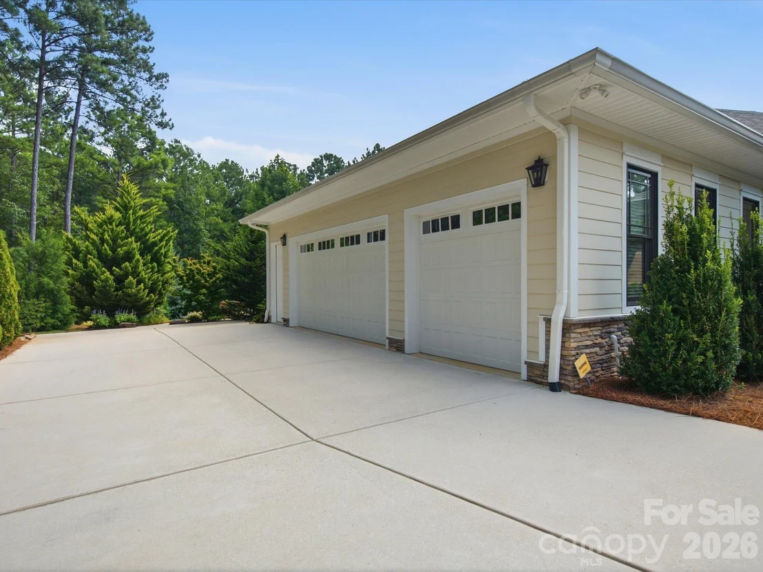 Photo of 4099 Persimmon Road