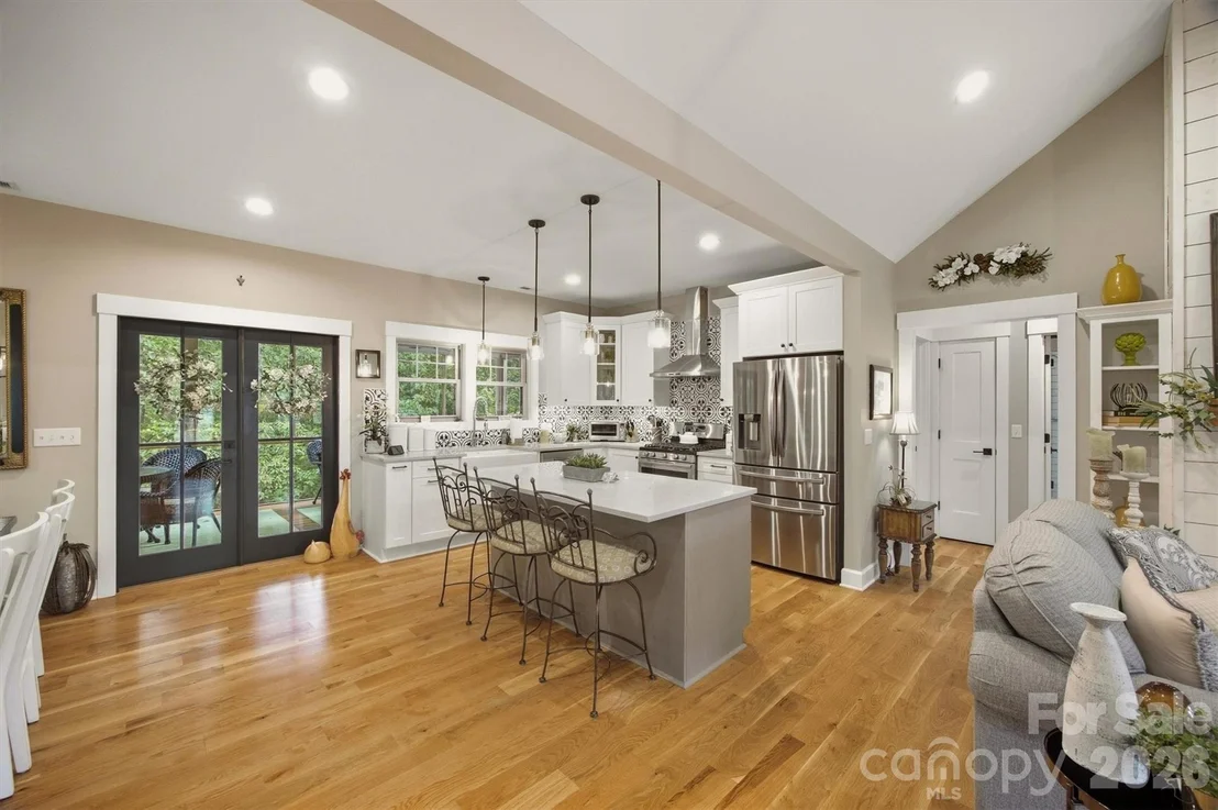 Photo of 124 Beechmont Drive