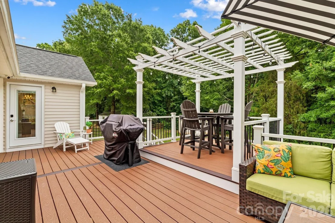 Photo of 596 Maple Ridge Circle