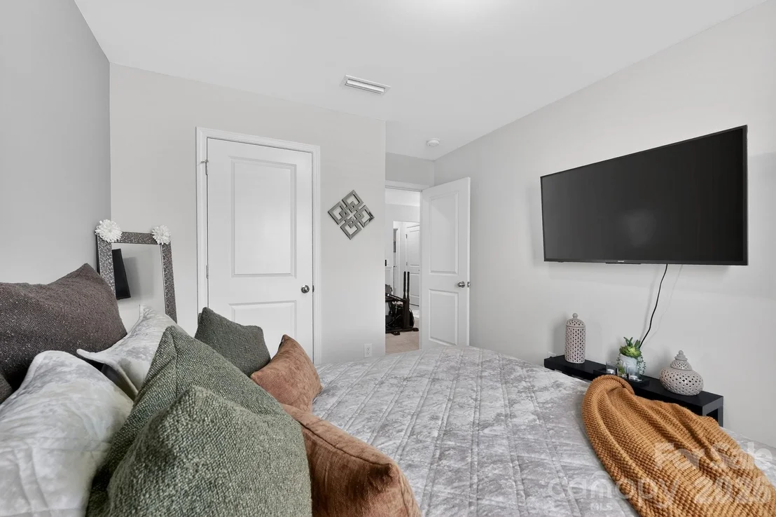 Photo of 1101 Freeman View Drive