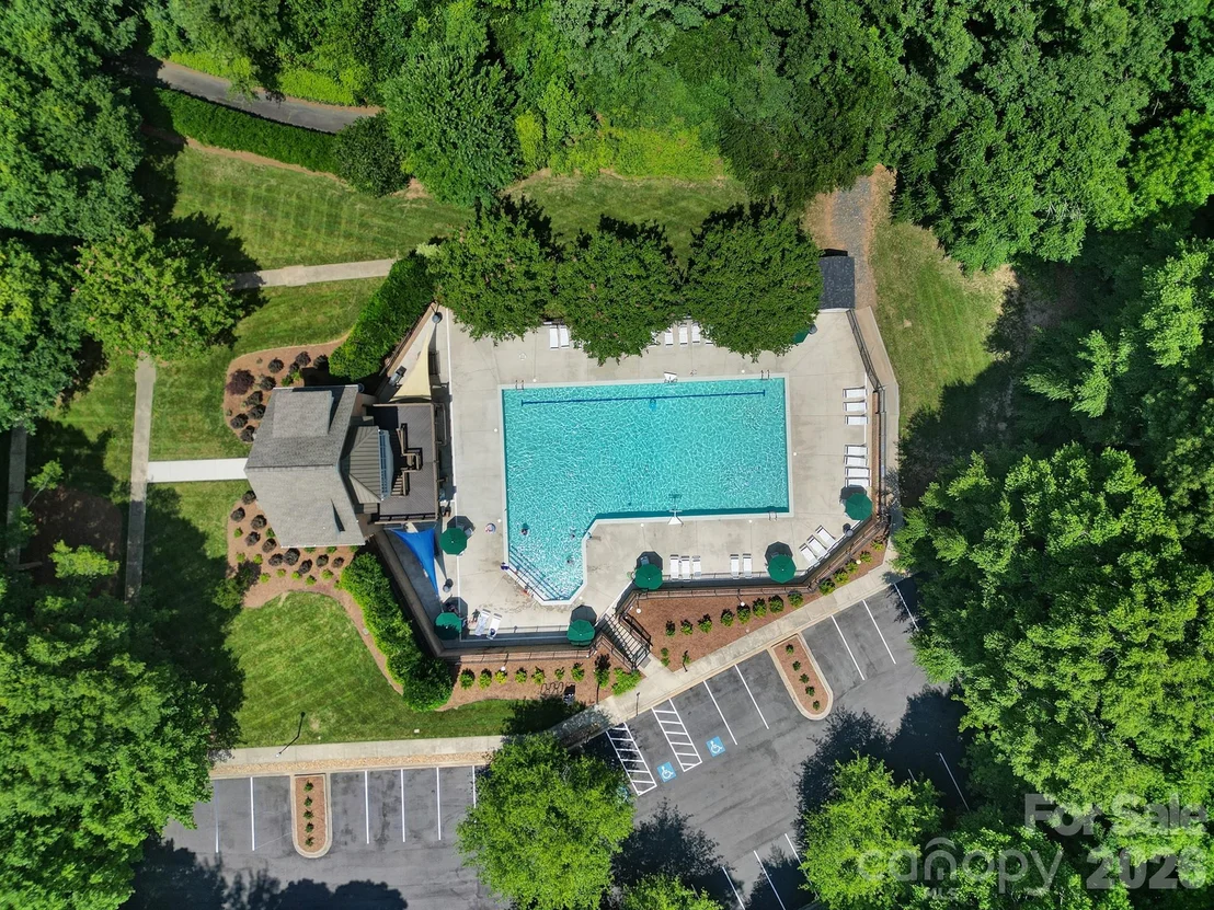 Photo of 1512 Calvin Hal Road