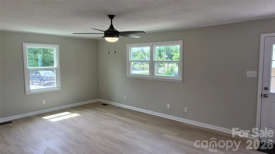 Photo of 2047 John Everall Road