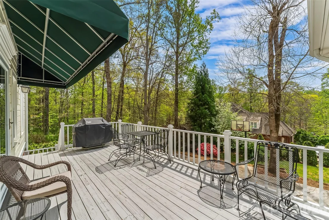 Photo of 115 Riverside Court