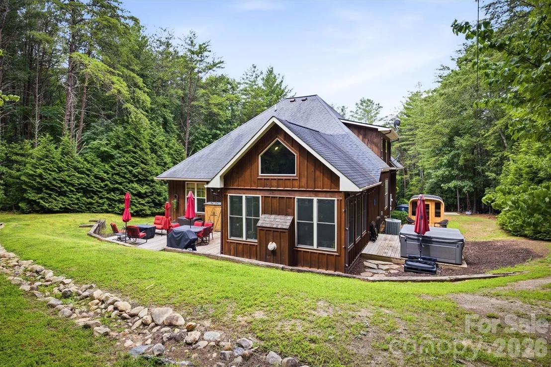 Photo of 2185 Cottage Park Road