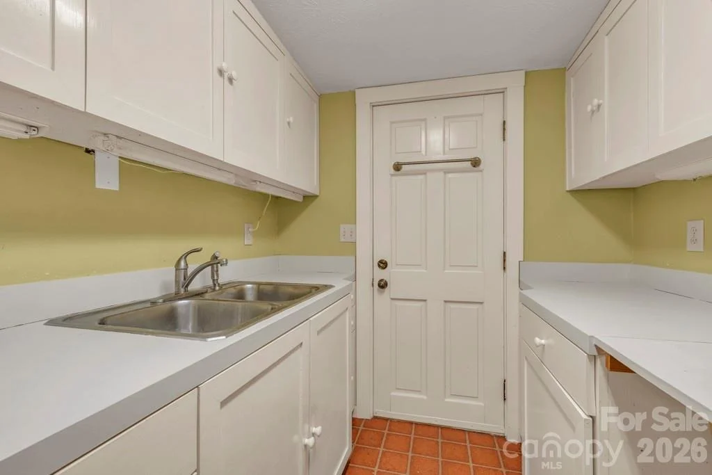 Photo of 1590 Shulls Mill Road