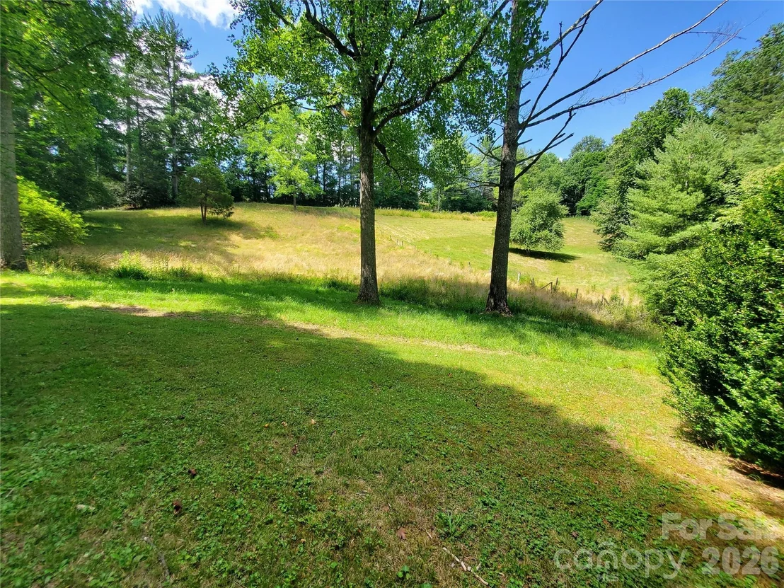 Photo of 886 Hanging Rock Road