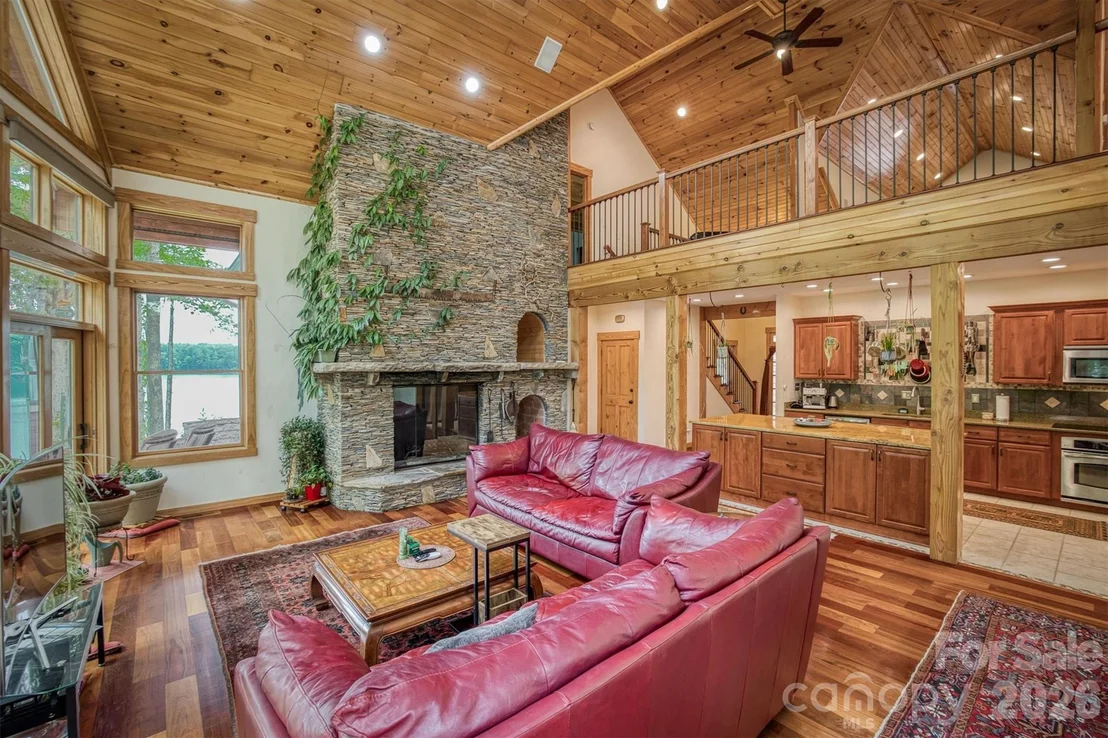 Photo of 5162 Beech Bluff Drive