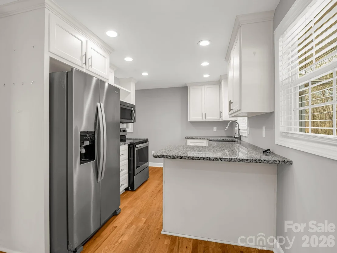 Photo of 655 W Oconee Street
