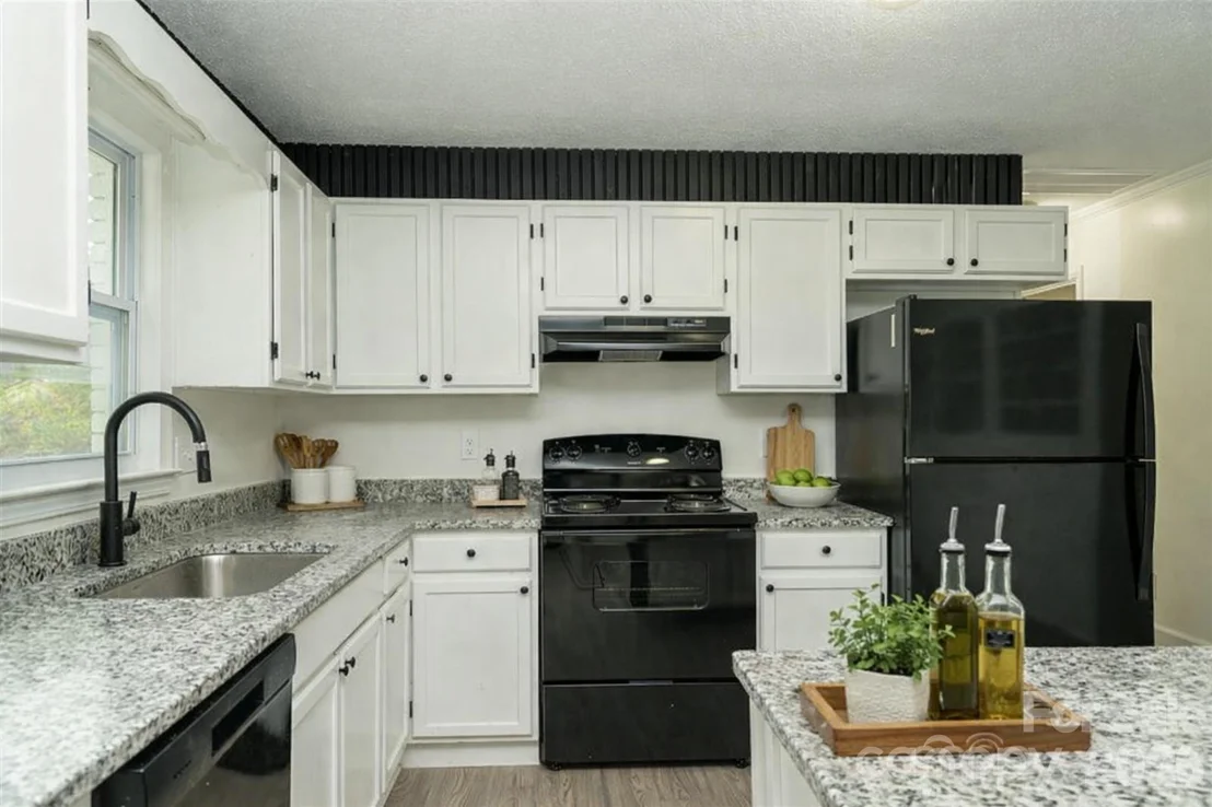 Photo of 3115 Crestview Drive