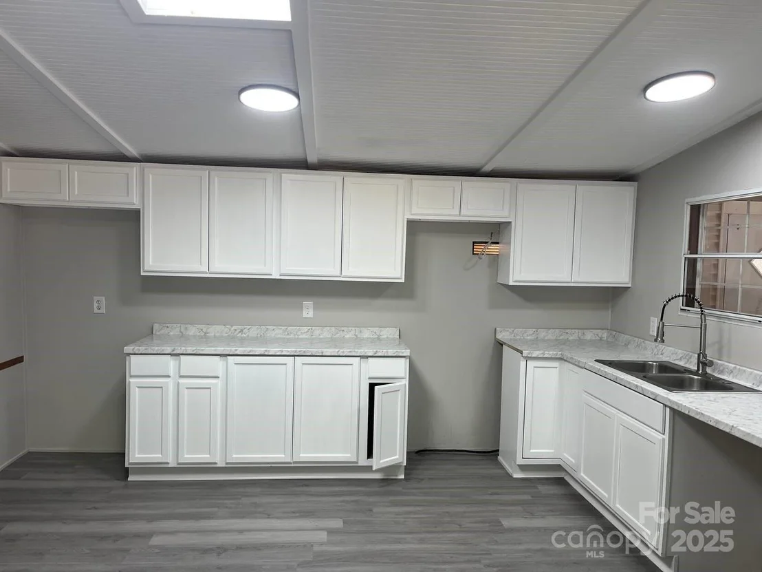 Photo of 155 Blevins Lane
