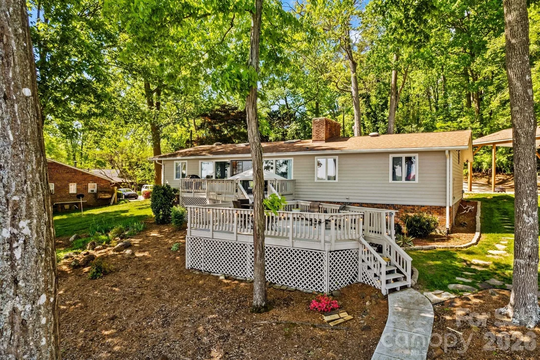 Photo of 395 Rendleman Drive