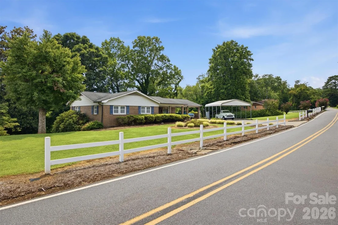 Photo of 2711 Fairway Acres Circle