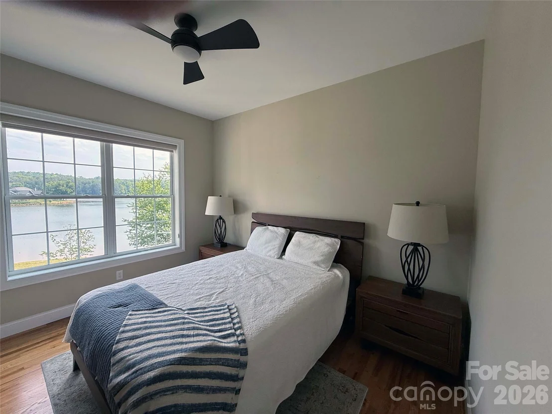 Photo of 490 Mapleton Lane