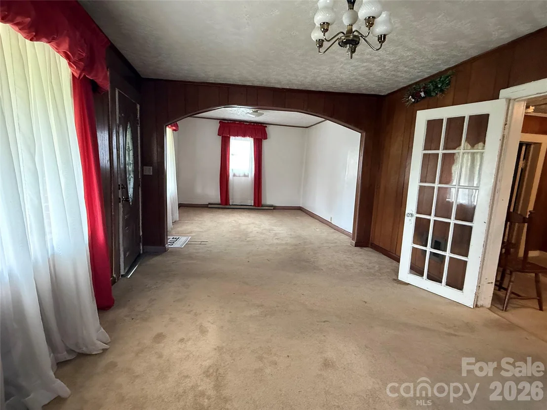 Photo of 426 Bouchelle Street