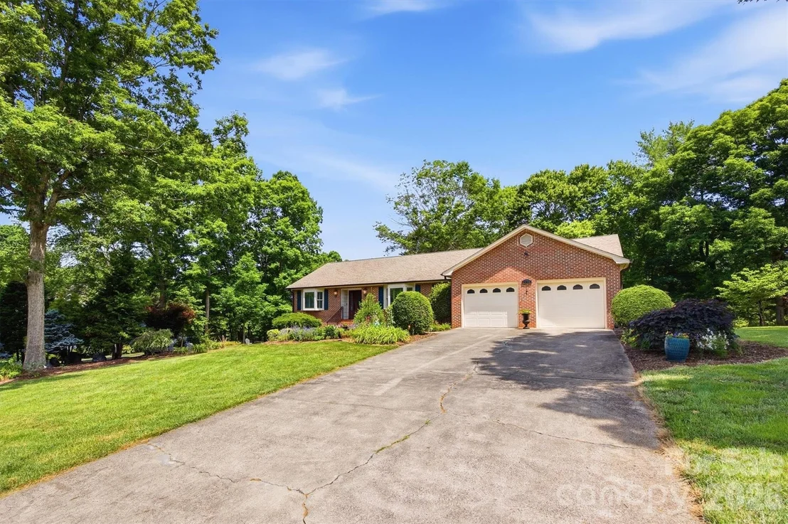 Photo of 232 Westwood Drive