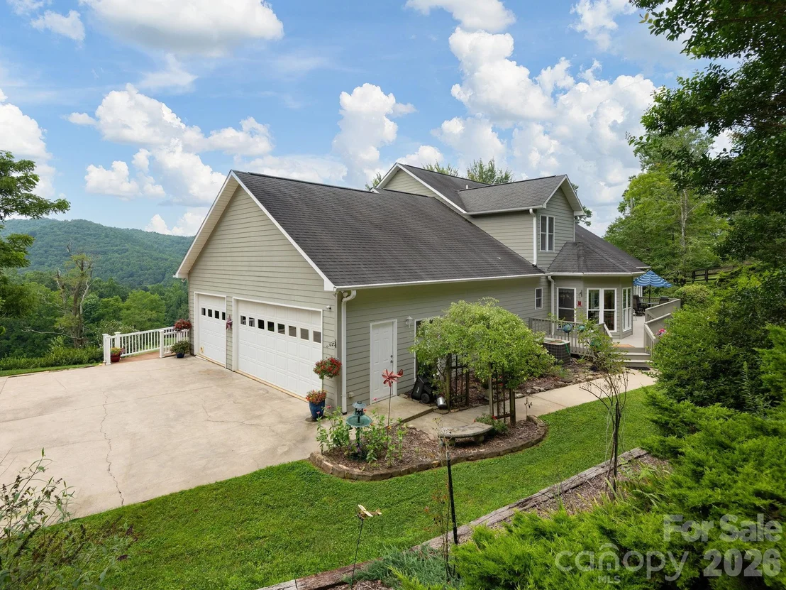 Photo of 24 Nesbitts Olde Farm Road