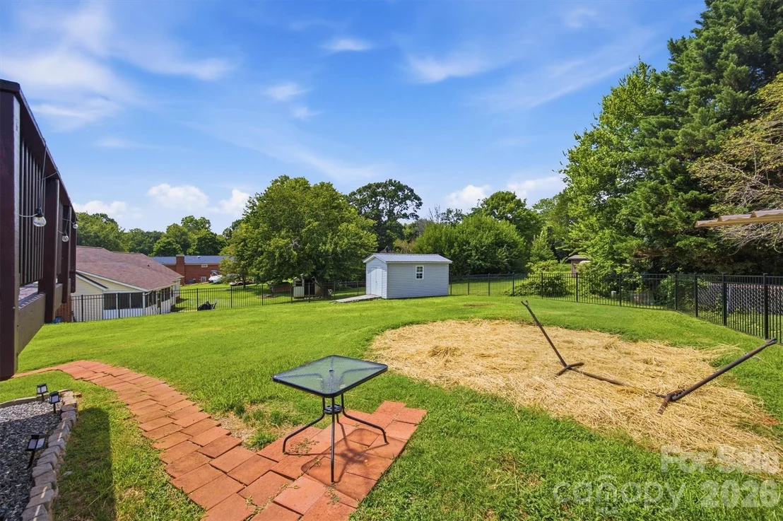 Photo of 1772 Woodridge Circle