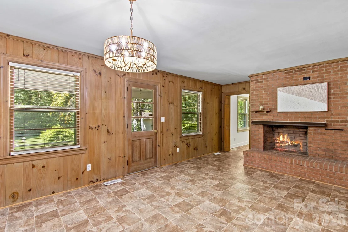 Photo of 875 Bonanza Drive