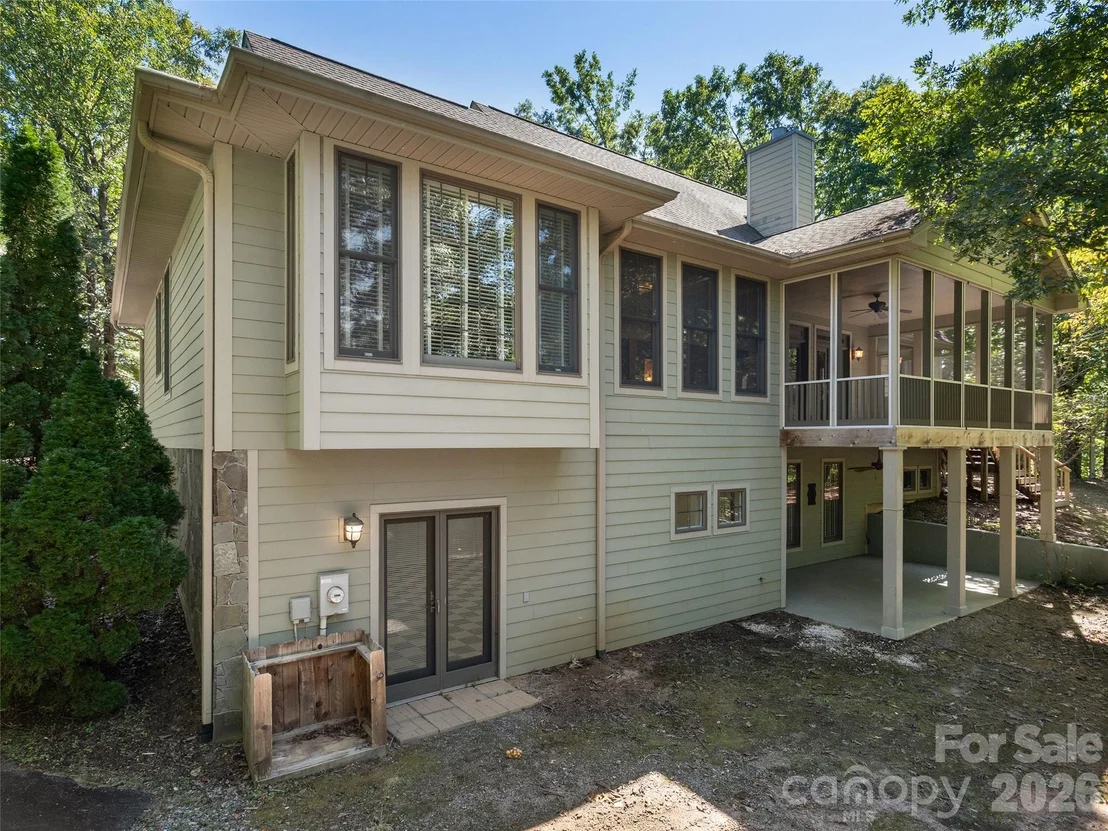 Photo of 620 N Highland Road