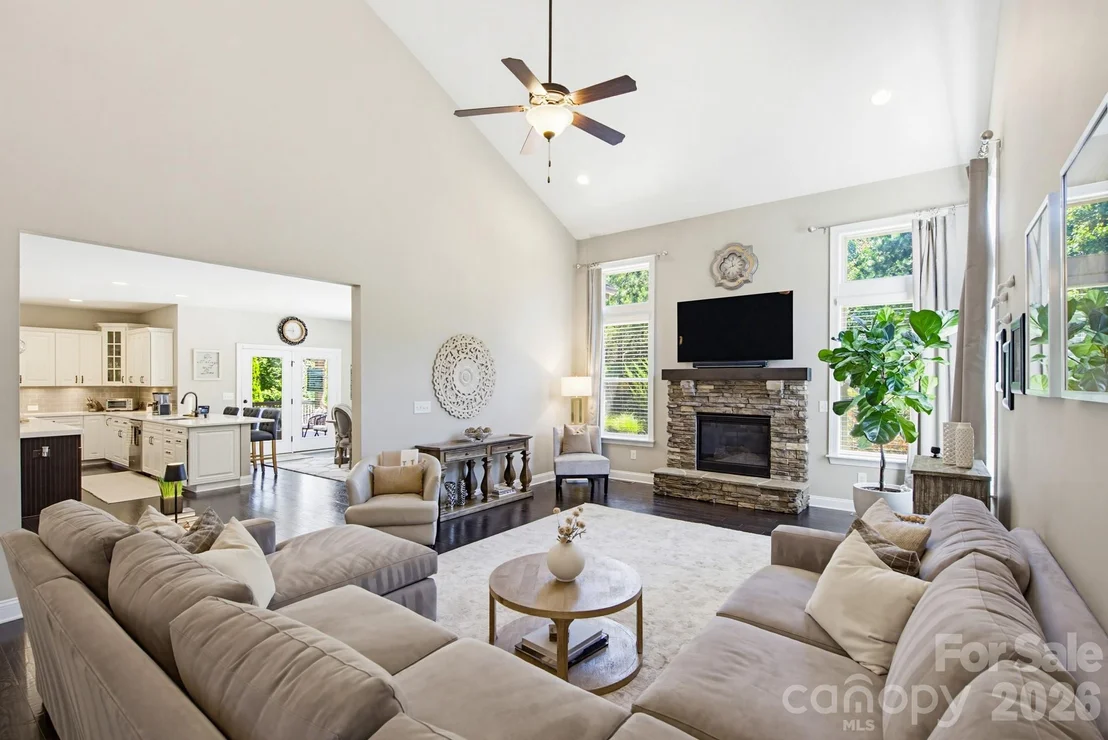 Photo of 3083 Twin Lakes Drive
