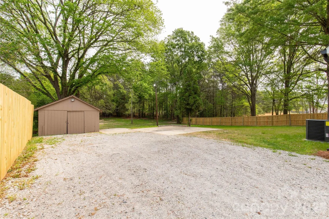Photo of 2425 Kershaw Camden Highway
