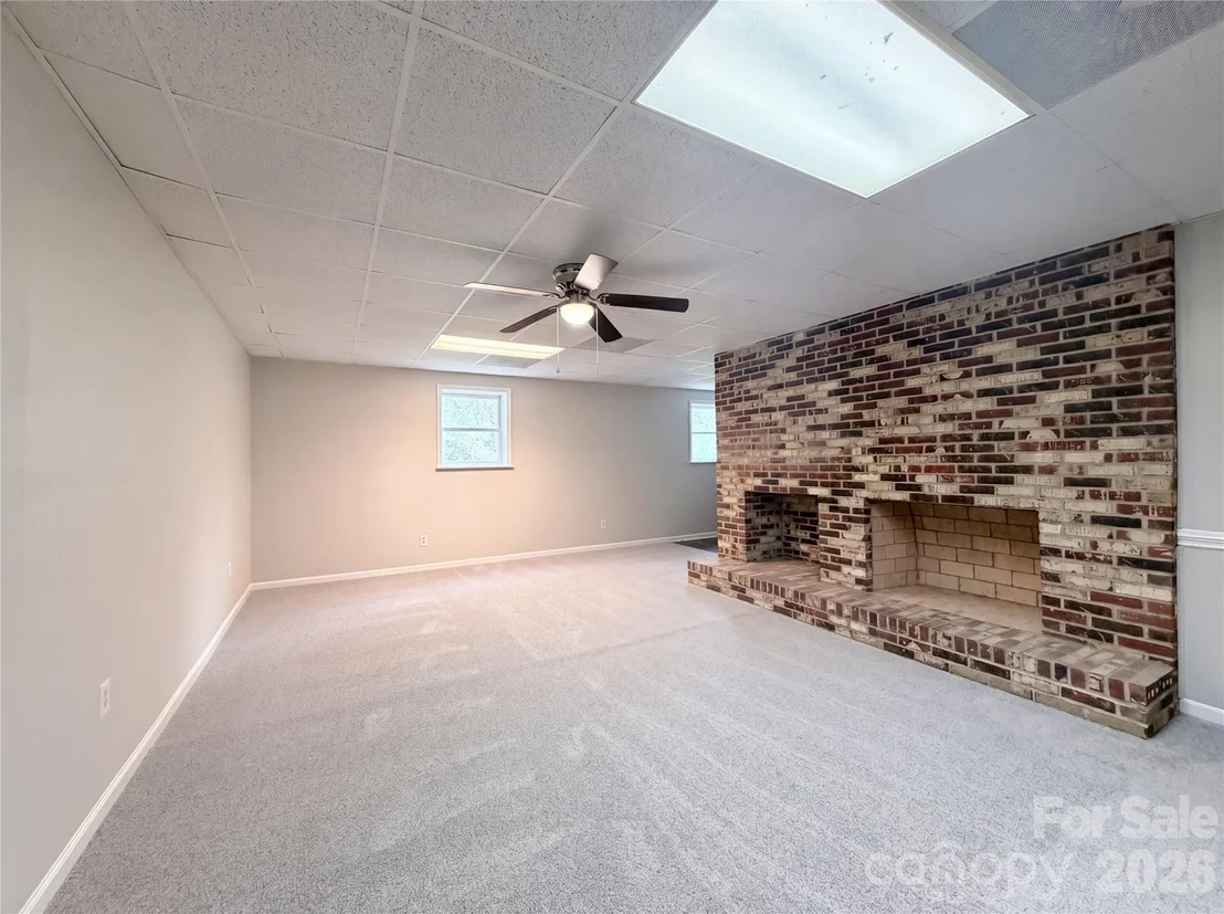 Photo of 706 Crescent Drive