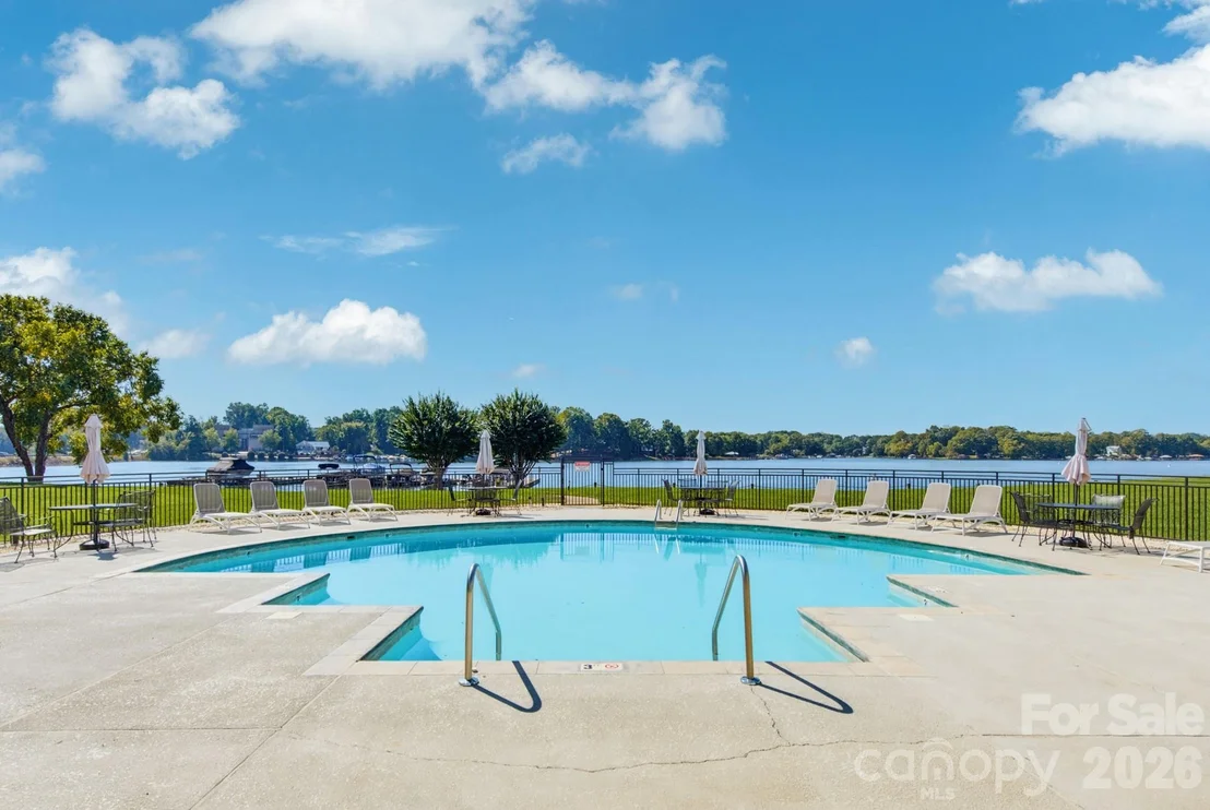 Photo of 1338 Torrence Circle