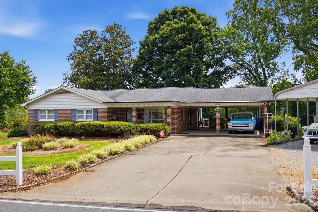 Photo of 2711 Fairway Acres Circle