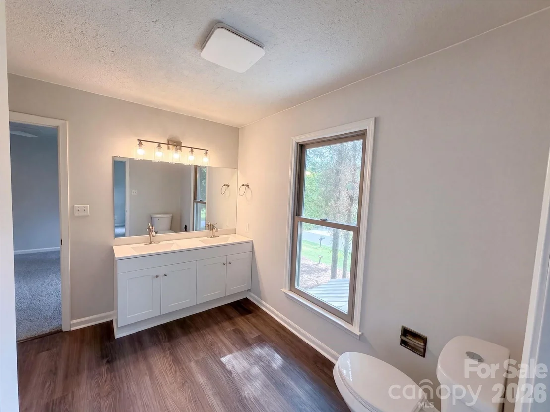 Photo of 121 Goodman Circle NE