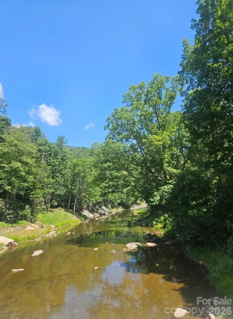 Photo of 886 Hanging Rock Road