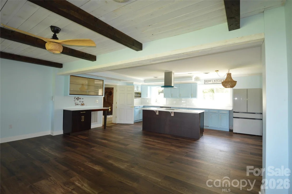 Photo of 1183 Sandy Plains Road