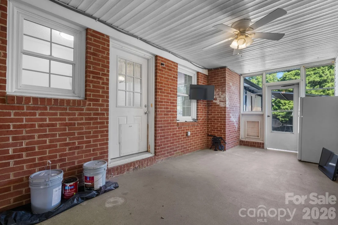 Photo of 5795 Valley Field Road