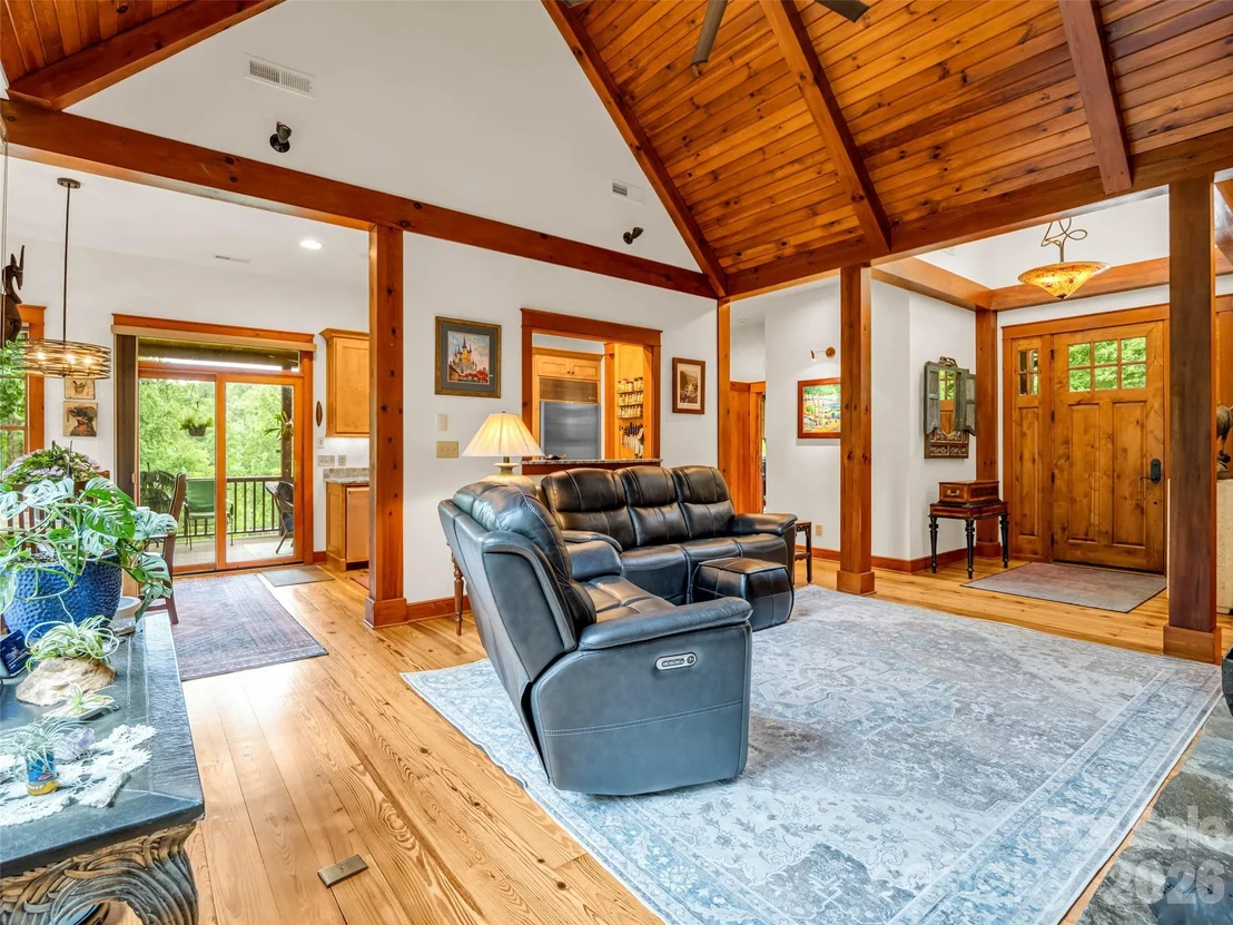 Photo of 153 Glenn Court