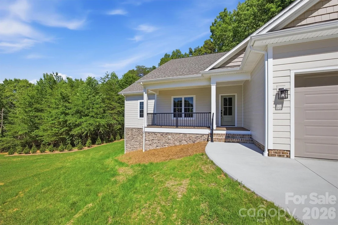 Photo of 107 Meadow View Street