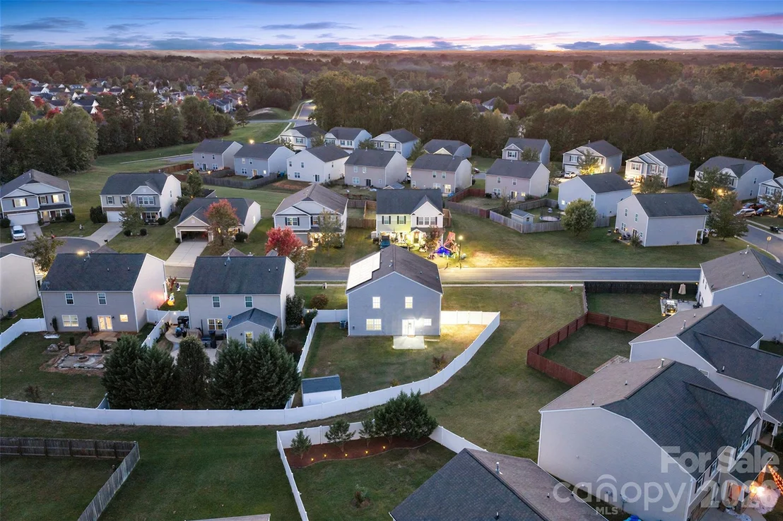 Photo of 407 Lind Point Lane