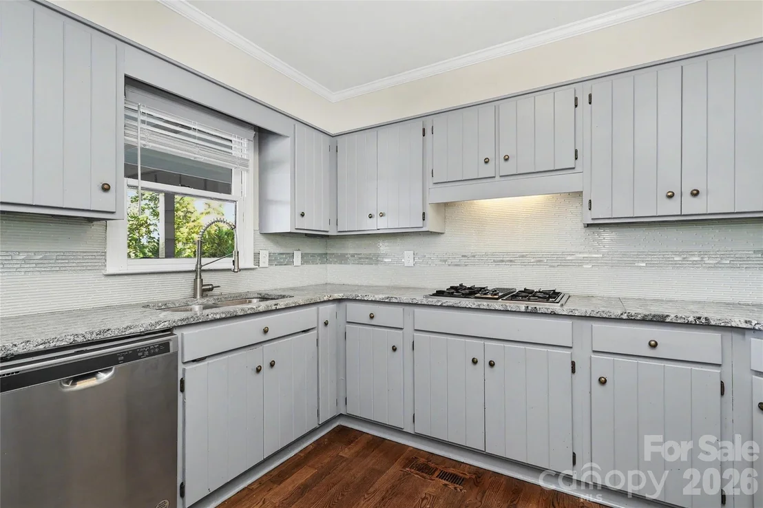 Photo of 3121 Lakeside Circle